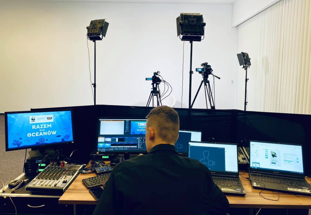 Mobilne studio webinarowe z oświetleniem LED i kamerami w Krakowie